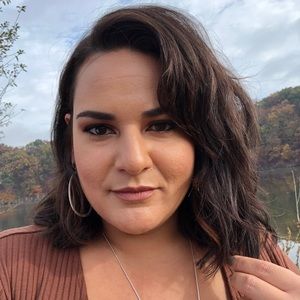 Meet your Posher, Raquel